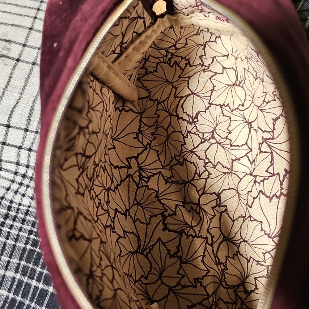 Caudalie NWOT Burgundy Velvet Cosmetic Bag - Picture 3 of 6